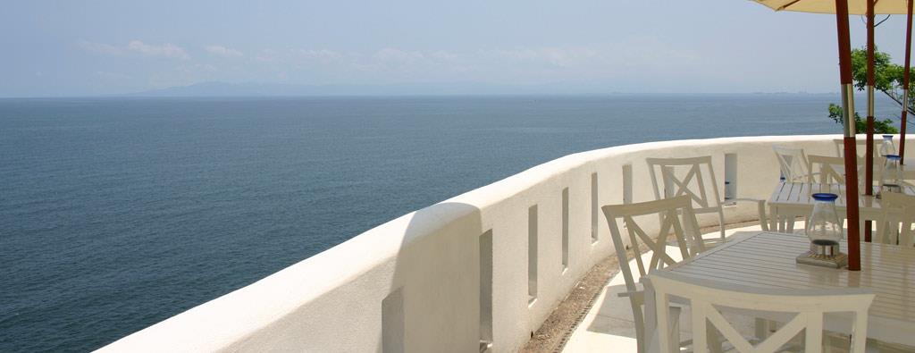 Todd Bates Re/Max in Puerto Vallarta slide 03